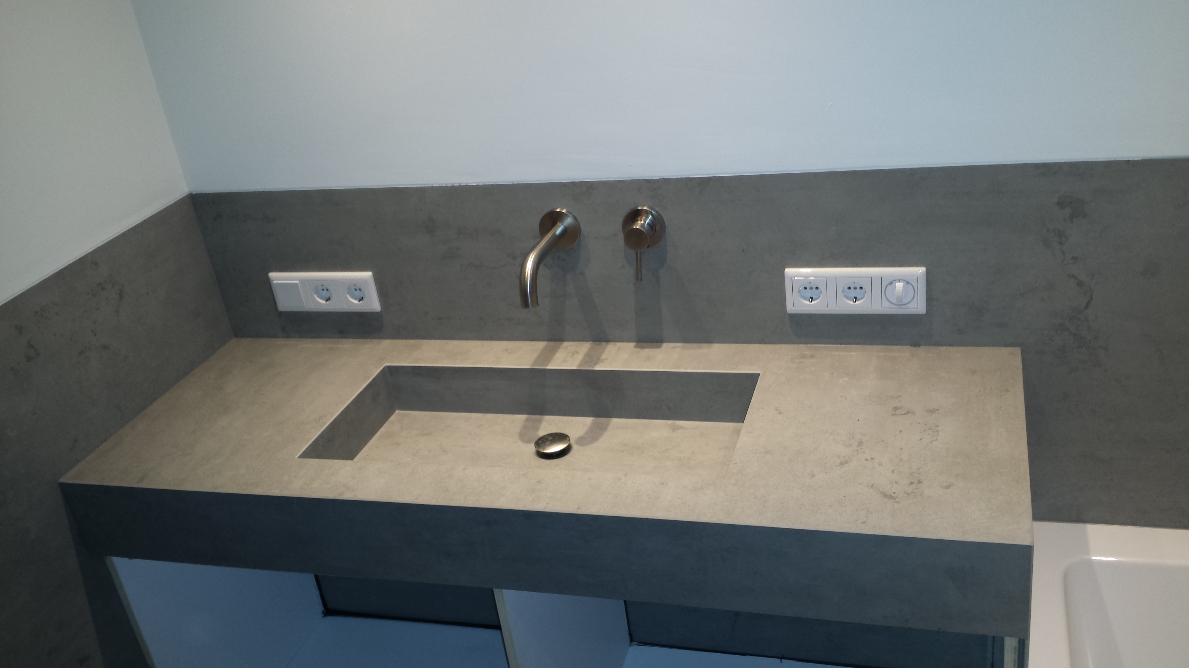 http://www.moorssteenwerken.nl/images/Gallery%20-%20Badkamer/IMG-20150224-WA0030.jpeg